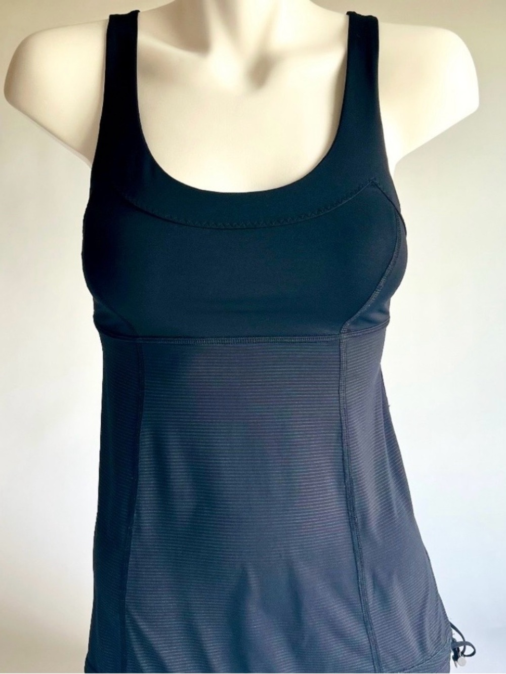 New Lululemon Black Polyester Sleeveless Top size 4.